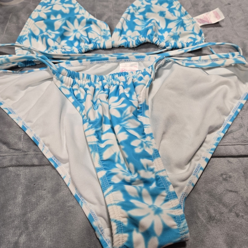 Blue and White Floral Bikini Set Size Xl